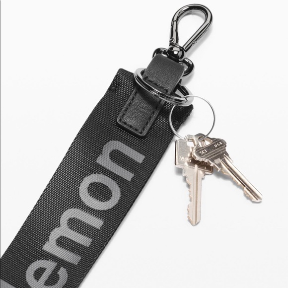 lululemon Never Lost Keychain in Black/Super Dark One Size New NWT - Picture 12 of 15